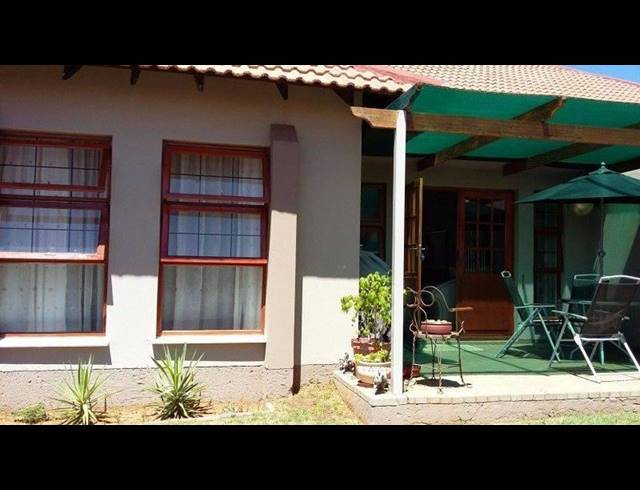 3 BEDROOM TOWNHOUSE TO LET IN WOODLAND HILLS WILDLIFE ESTATE